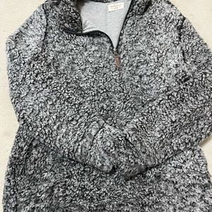 SHERPA FLEECE HALF ZIP SWEATSHIRT